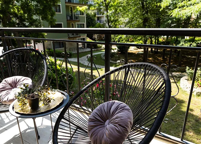 Family One-bedroom With Kitchen * Aziz Konstantin ve Elena