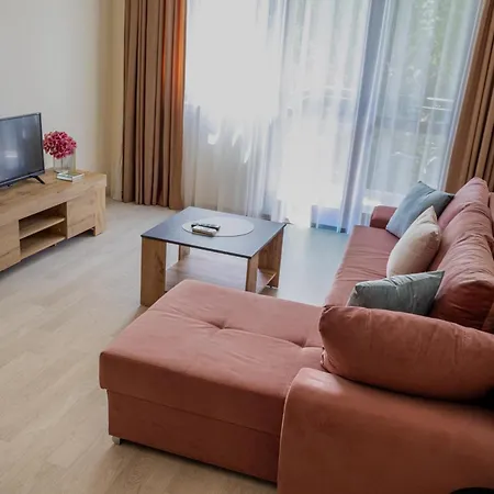 Sea Breeze By The Sea Apartament